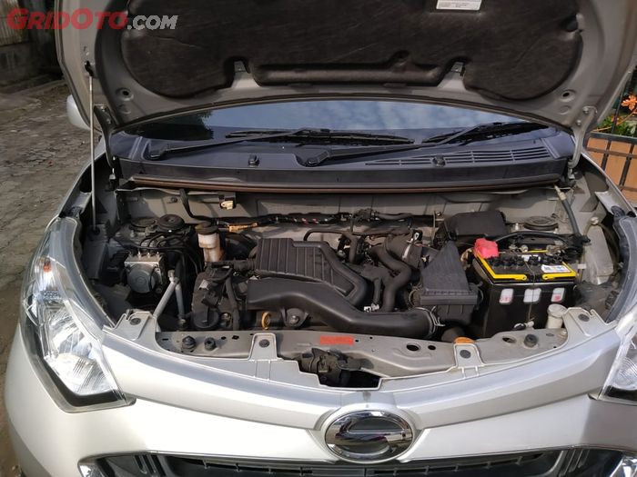 Pengecekan kondisi Daihatsu Sigra 1.2 X A/T Deluxe