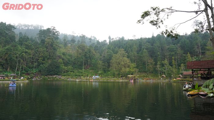 Pemandangan Telaga Madirda, Karanganyar, Jawa Tengah