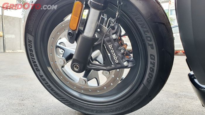 Rem depan Harley-Davidson Sportster S andalkan Brembo radial 4 piston