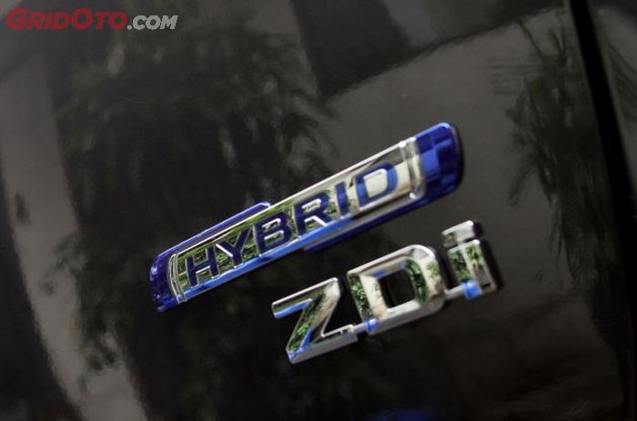 Emblem di Suzuki Ertiga Diesel Hybrid (2017)