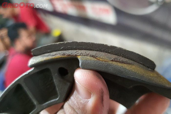 Kampas ganda yang kotor bisa bikin bunyi decit