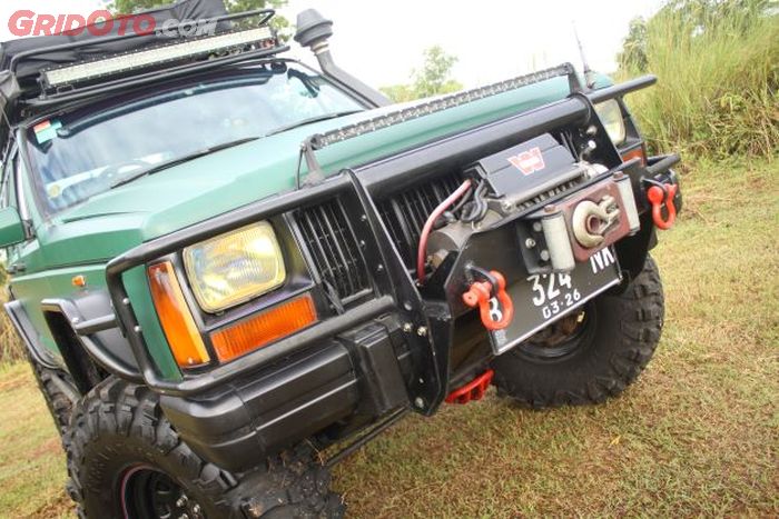 bullbar depan buatan Rhinos Australia