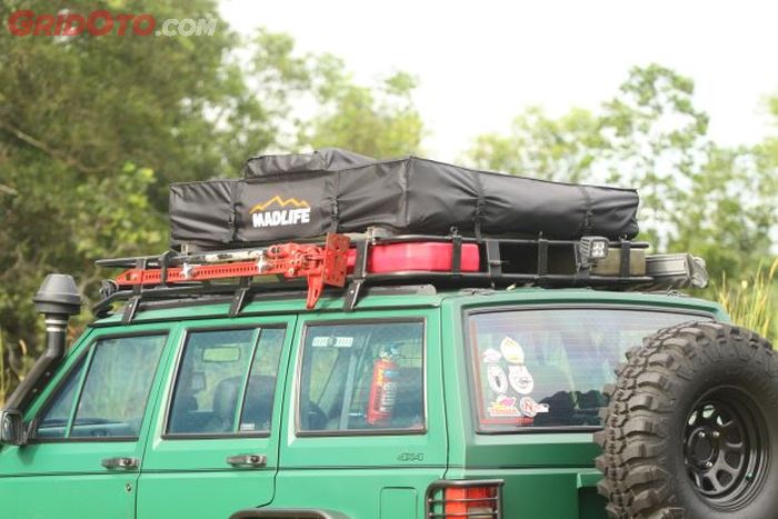 Roof top tent, siap dipakai untuk camping