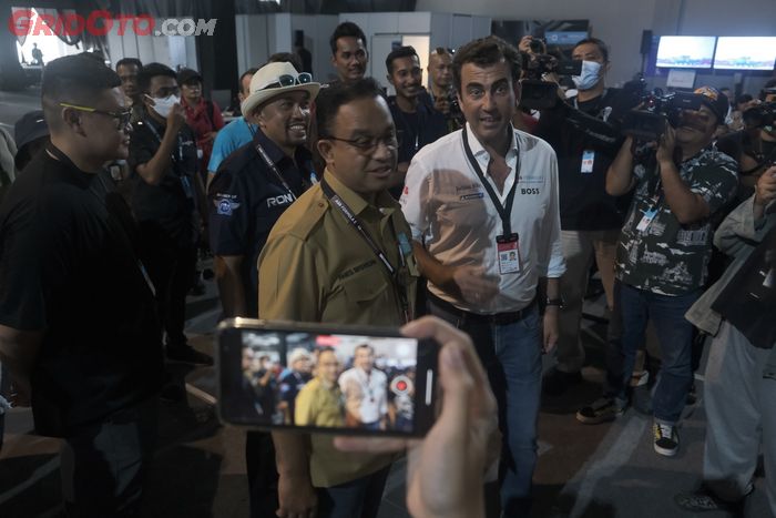 Inspeksi H-1 balapan,  Anies Baswedan dan FEO pastikan Formula E Jakarta 2022 sudah siap digelar sesuai rencana.