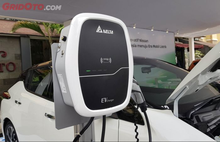 ILUSTRASI. Unit Wall Charger Keluaran Delta