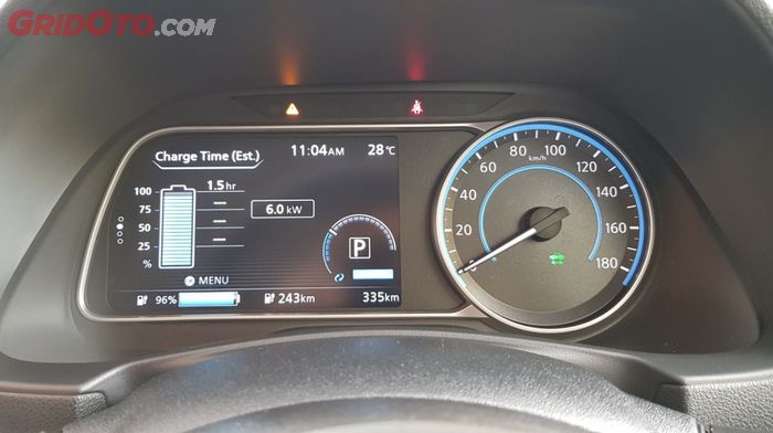 Indikator Kapasitas Baterai Beserta Proses Waktu Charging Mobil Listrik Nissan Leaf