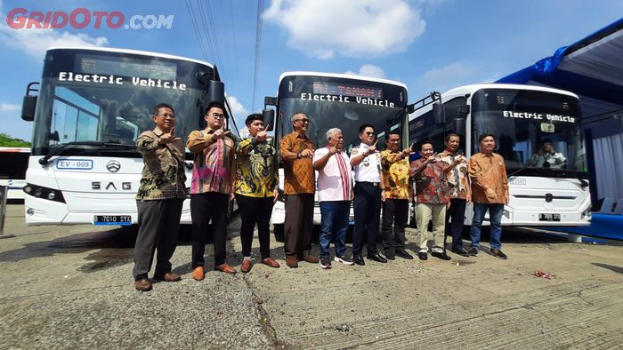 Peresmian peluncuran bus listrik baru Transjakarta