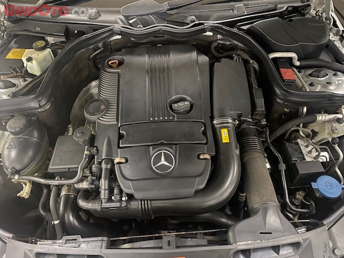 Mesin Mercedes-Benz E250, perhatikan sensor crankshaft apabila ada bunyi kasar saat menghidupkan mesin.