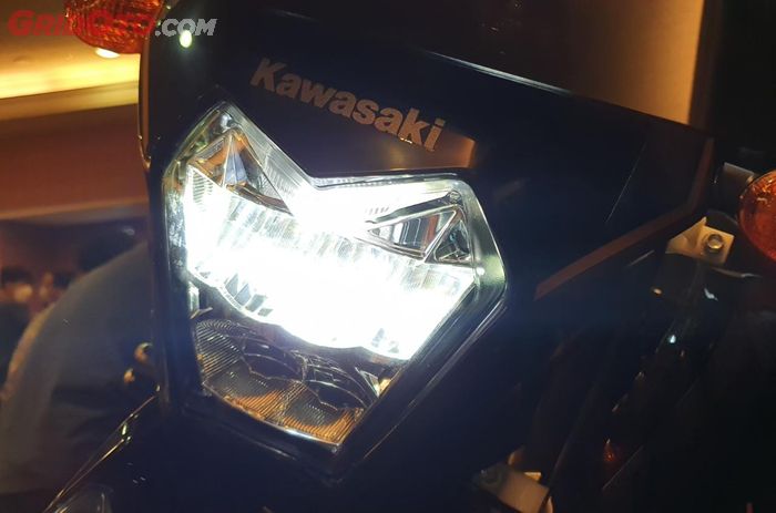 Headlamp LED milik Kawasaki KLX230 S 2022
