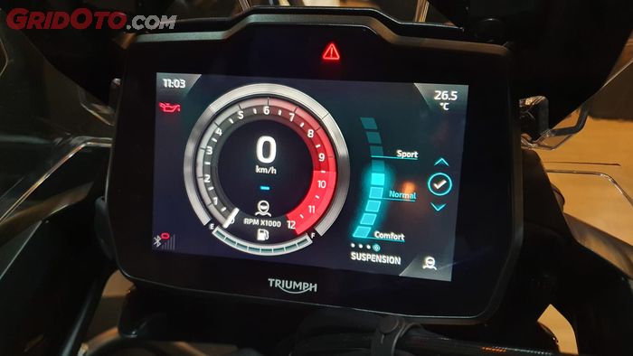 Panel Instrumen Triumph Tiger 1200 GT Pro dan Rally Pro sudah dilengkapi konektivitas bluetooth