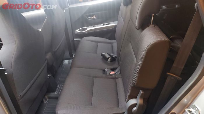 Jok belakang Daihatsu Sigra 2022