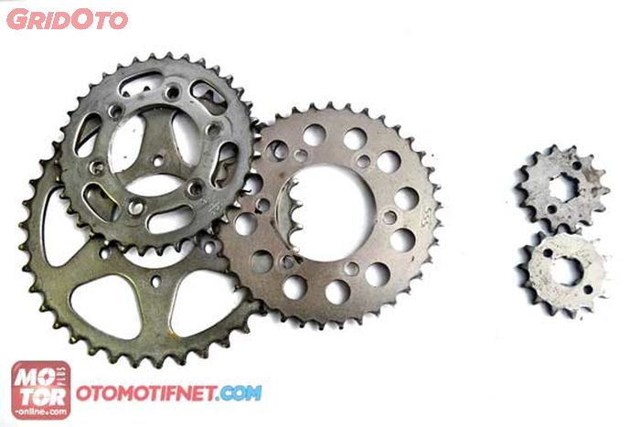 Ilustrasi ganti gir motor bekas