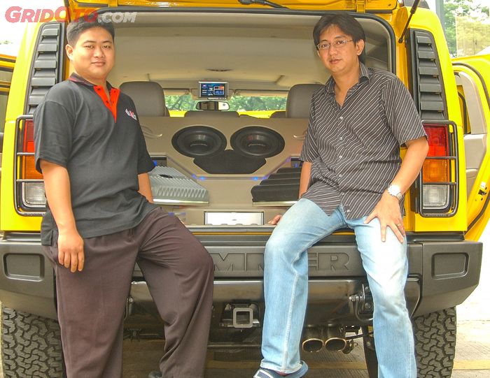 Bari Setiadi saat masih 'bermain' audio