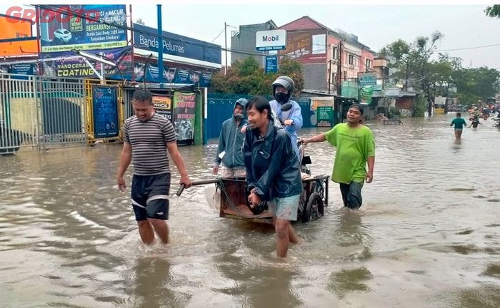 Banjir di JL KH Hasyim Ashari Kota Tangerang