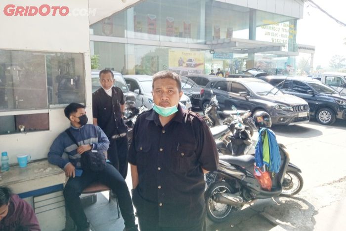 Kunto Wira Adiutama, seorang petugas kemanan dealer Suzuki melihat langsung kecelakaan maut Cibubur