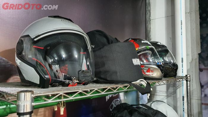 Beberapa helm customer yang sudah dicuci di DeRide