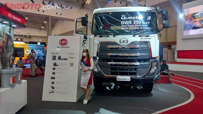 PT UD Astra Indonesia tampilkan produk Quester UD Trucks Euro 5 di GIIAS 2022