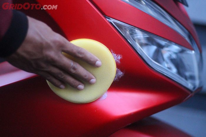 Jika bodi motor warna doff terlihat kusam atau berjamur tidak bisa asal poles.