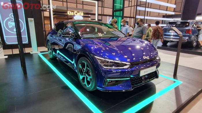 Mobil listrik Kia EV6 GT-Line hadir di GIIAS 2022.