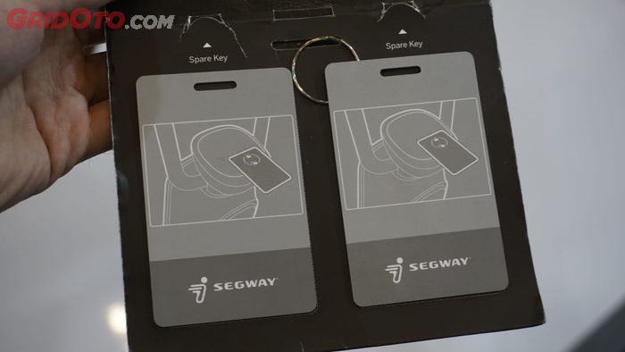Kunci motor listrik Segway N series, pakai smartcard NFC