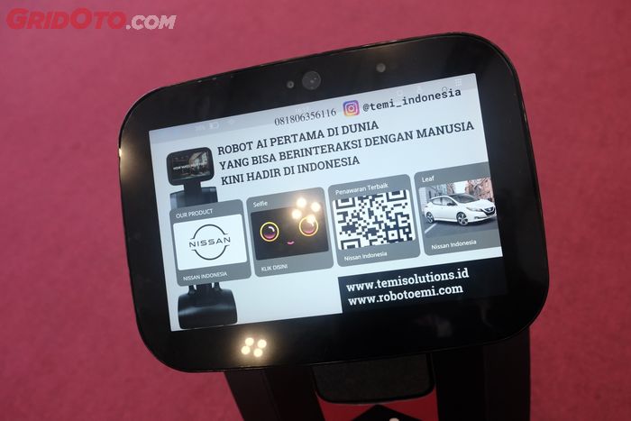 Laman informasi di tablet yang menjadi 'kepala' SPG Robot NIRA di GIIAS 2022.
