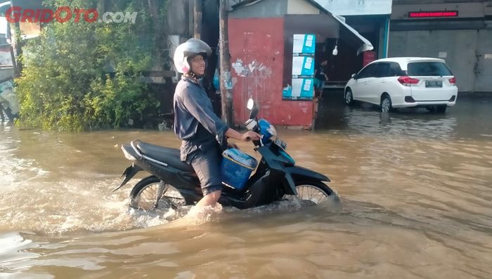 Banjir cileduk indah 1  K.H. Hasyim Ashari Ciledug Tangerang