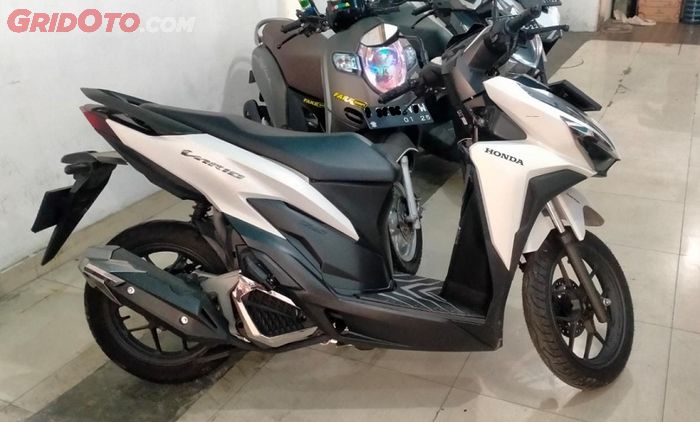 Honda Vario 125 bekas kondisi 95 persen baru 5 bulan