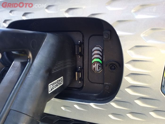 Sebaiknya usai digunakan, mobil listrik langsung diisi ulang agar baterainya selalu awet.