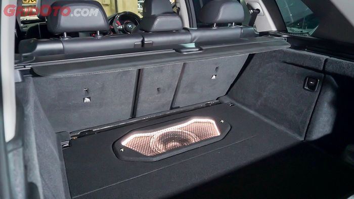 Audio di bagasi BMW X5