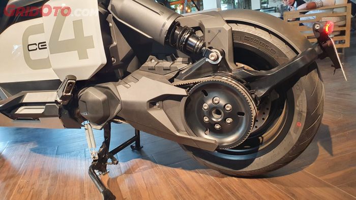 Motor listrik BMW CE-04 punya tenaga dan torsi besar