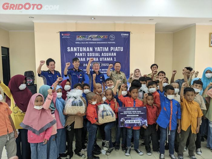 Melanjutkan ajang Yamaha Endurance Festival 2022, Yamaha juga menunjukkan kepedulian berbagai kebahagian santunan yatim piatu.