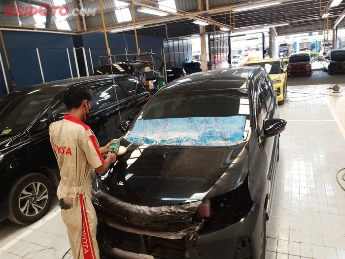 Layanan express perbaikan body &amp; paint (BP) di bengkel resmi Toyota Auto2000 Pasar Kemis