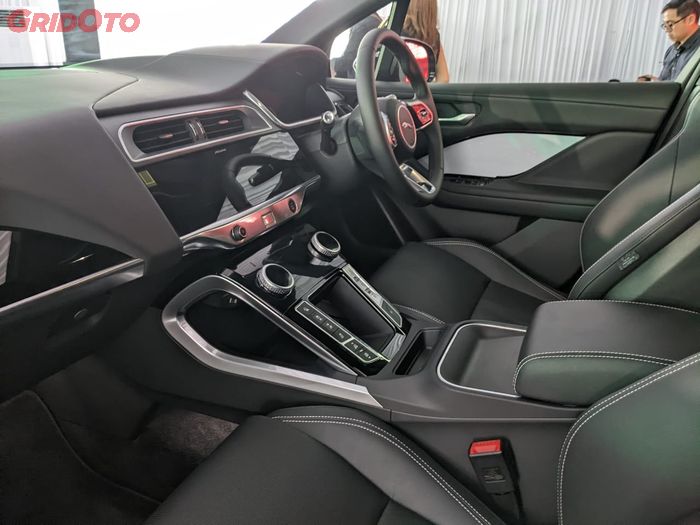 tampilan interior Jaguar I-Pace