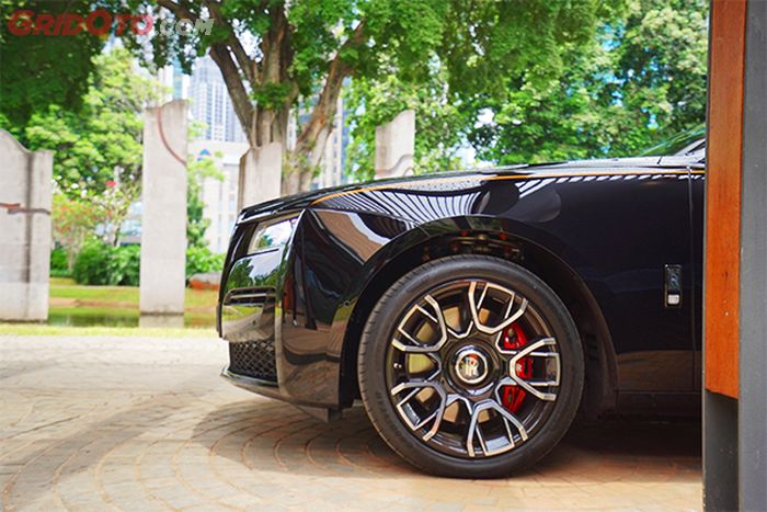 Pelek mobil baru Rolls-Royce Black Badge Ghost gunakan bahan karbon