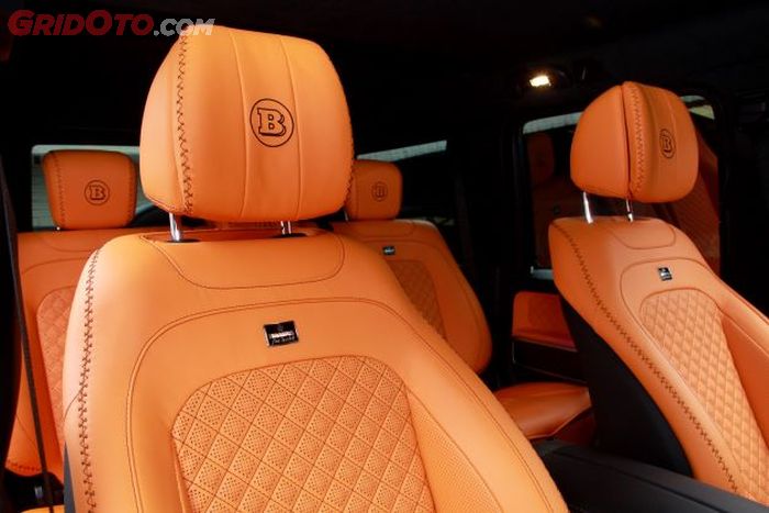 Jok dan doortrim bela-belain dikirim ke Jerman untuk diretrim oleh Brabus