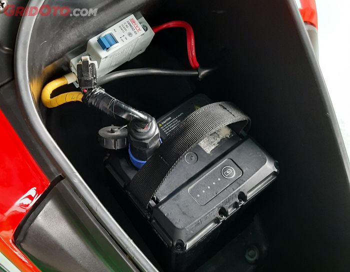 Baterai yang dipakai di Honda BeAT listrik hasil konversi di BRT