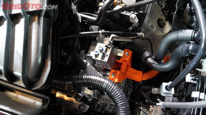Motor Listrik dan Generator dari Sistem Hybrid Toyota Kijang Innova Zenix