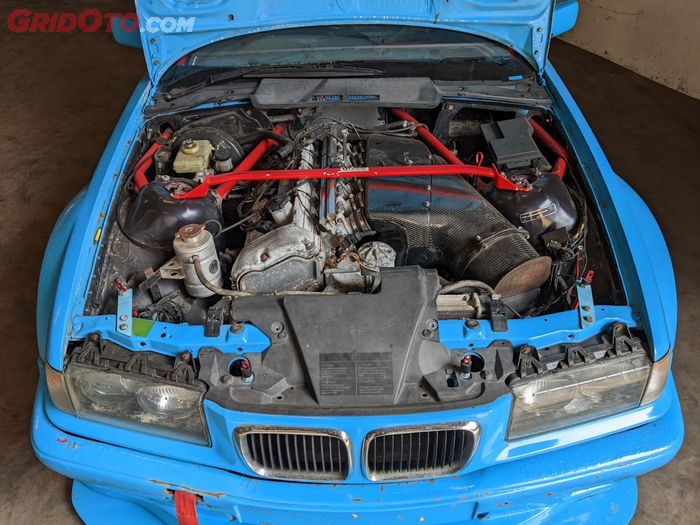 Bea Cukai Tanjung Priok akan melelang BMW E36 Coupe berwarna biru lansiran 1997.