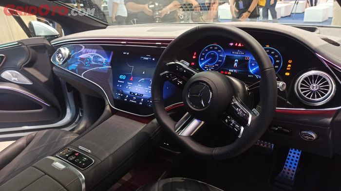 Interior mobil Listrik Mercedes-EQS 450+ AMG Line