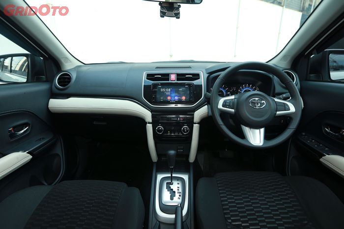Interior Toyota Rush generasi kedua