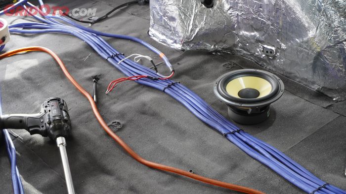 Seluruh Kabel Audio Toyota Kijang Innova Zenix Dibuat Jalur Baru