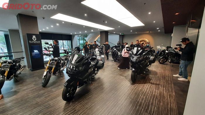 Showroom 2 Wheelers by Glamour Auto Boutique