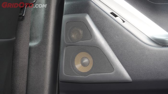 Speaker Pintu Belakang Toyota Kijang Innova Zenix Juga Dibuat 3-Way