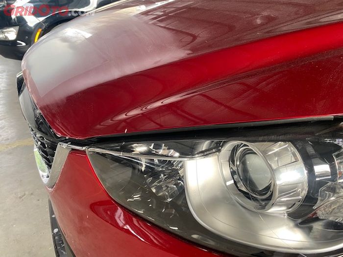 Cat mobil Mazda warna Soul Red juga menggunakan cat candy