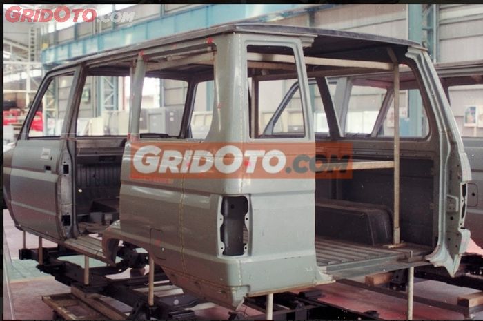 Teknologi perakitan Toyota Original Body yang dipakai di Toyota Kijang Super mulai tahun 1992