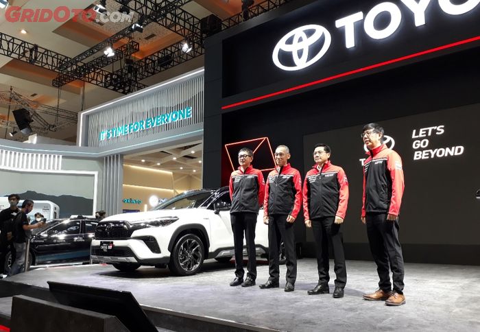 Toyota Corolla Cross Hybrid GR Sport meluncur di IIMS 2023