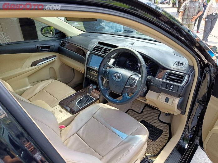 Interior Toyota Camry 2.5 G 2018 eks taksi Blue Bird