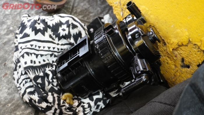 Rumah Filter Solar Mobil Mesin Diesel