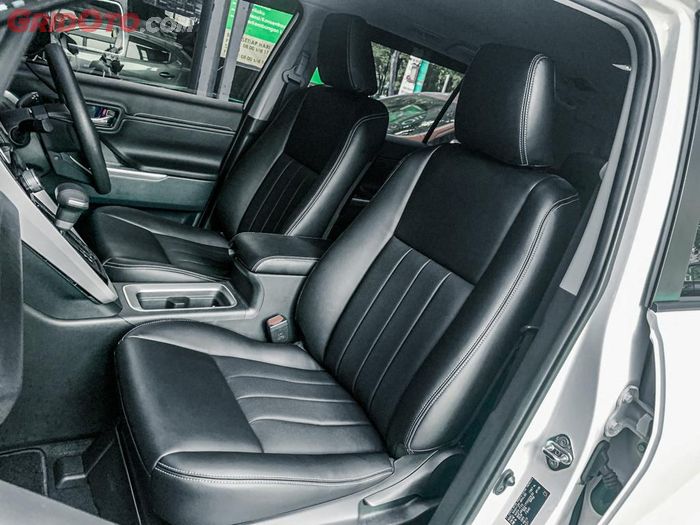 Modifikasi interior mengganti bahan fabric dengan semi kulit