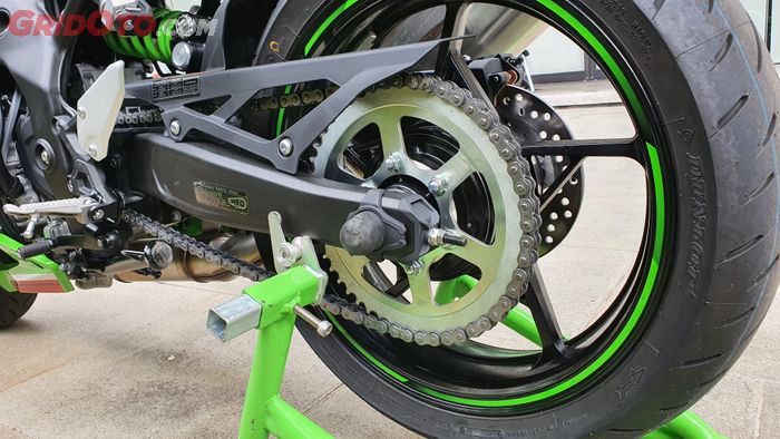 Ukuran gir belakang Kawasaki Ninja ZX-25RR